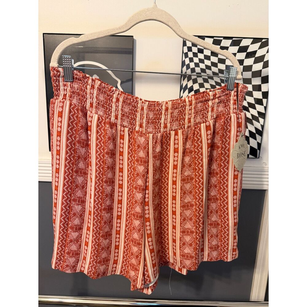 Boho Knox Rose Stretch Waist Shorts- NWT